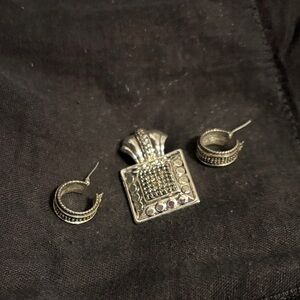SILVER🩶🩶Pendant and Hoop Earrings Set‼️
